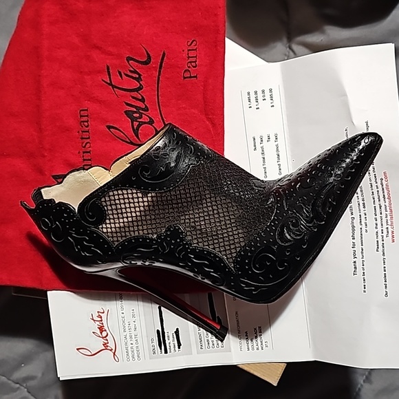 Christian Louboutin - Picture 3 of 8